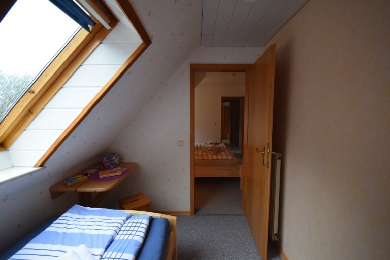 Beide Schlafzimmer, rote Ferienwohnung, Ferienhof Lührs, Schneverdingen, Lüneburger Heide